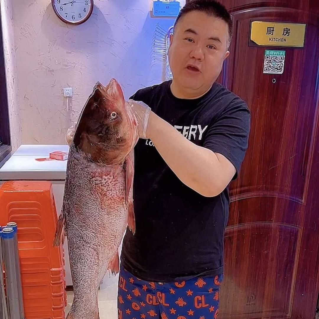 海城鸭绿江铁锅炖