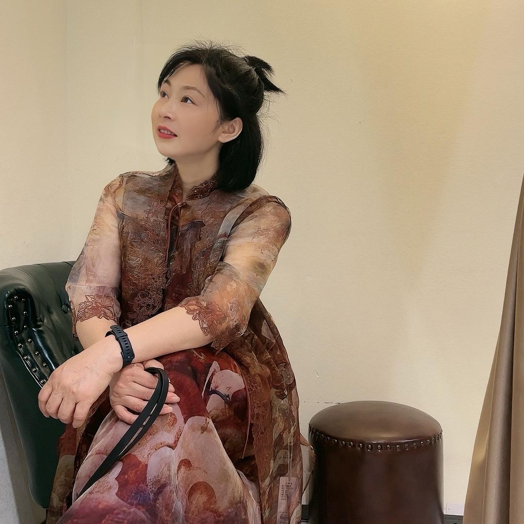 上饶厚锐女装拉拉姐