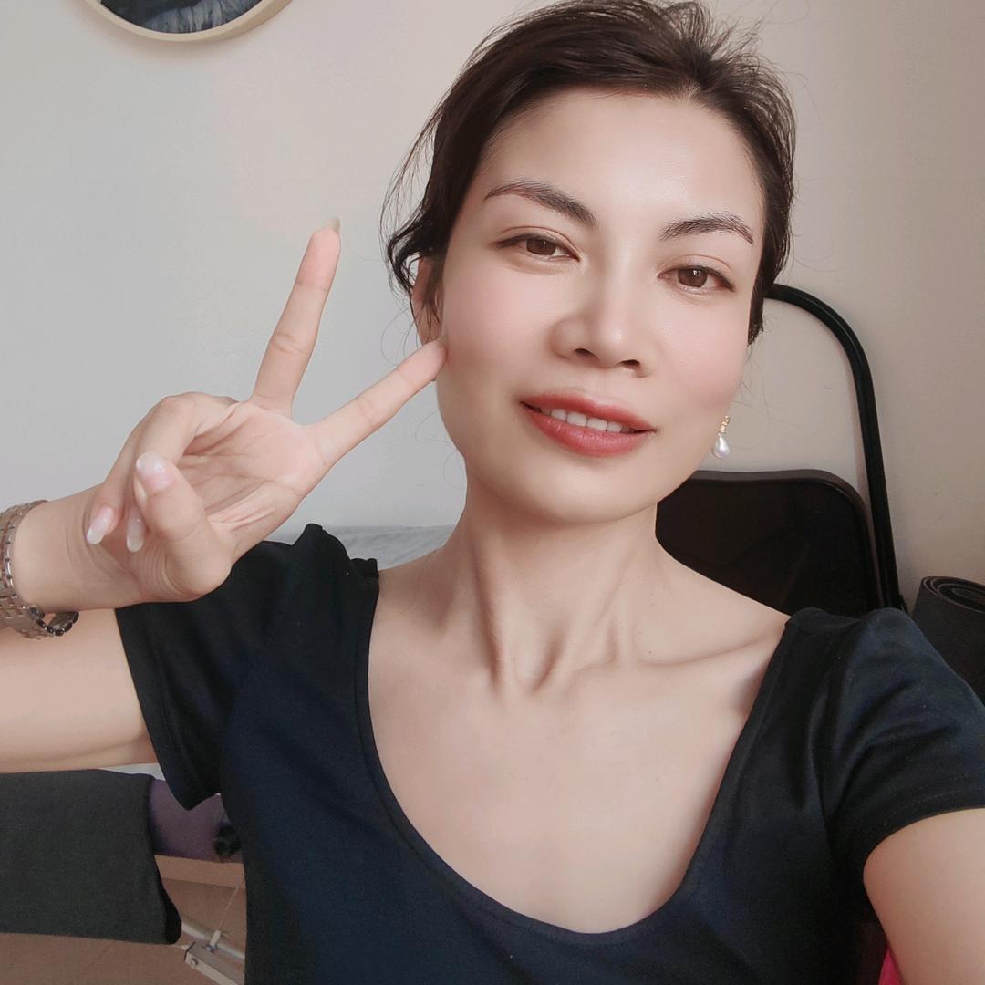 爱尚瑜伽扎提老师