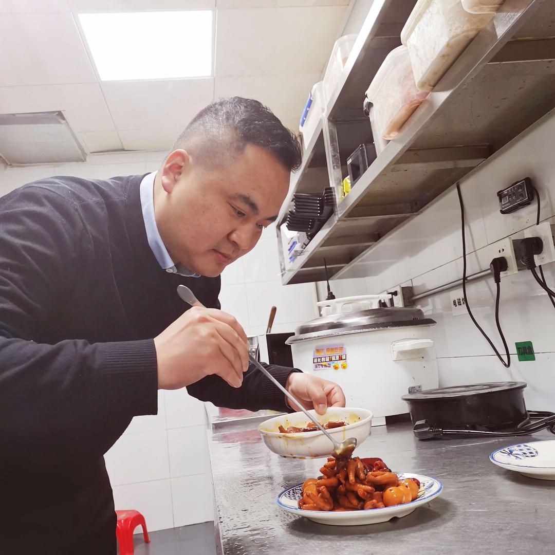 仁众餐饮-疯狂大师兄合肥土菜王