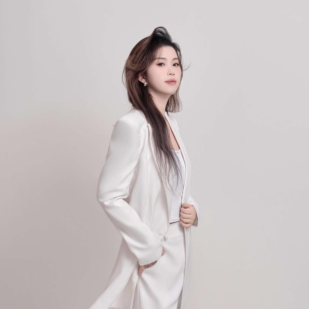 歌曼丽王琴开播啦