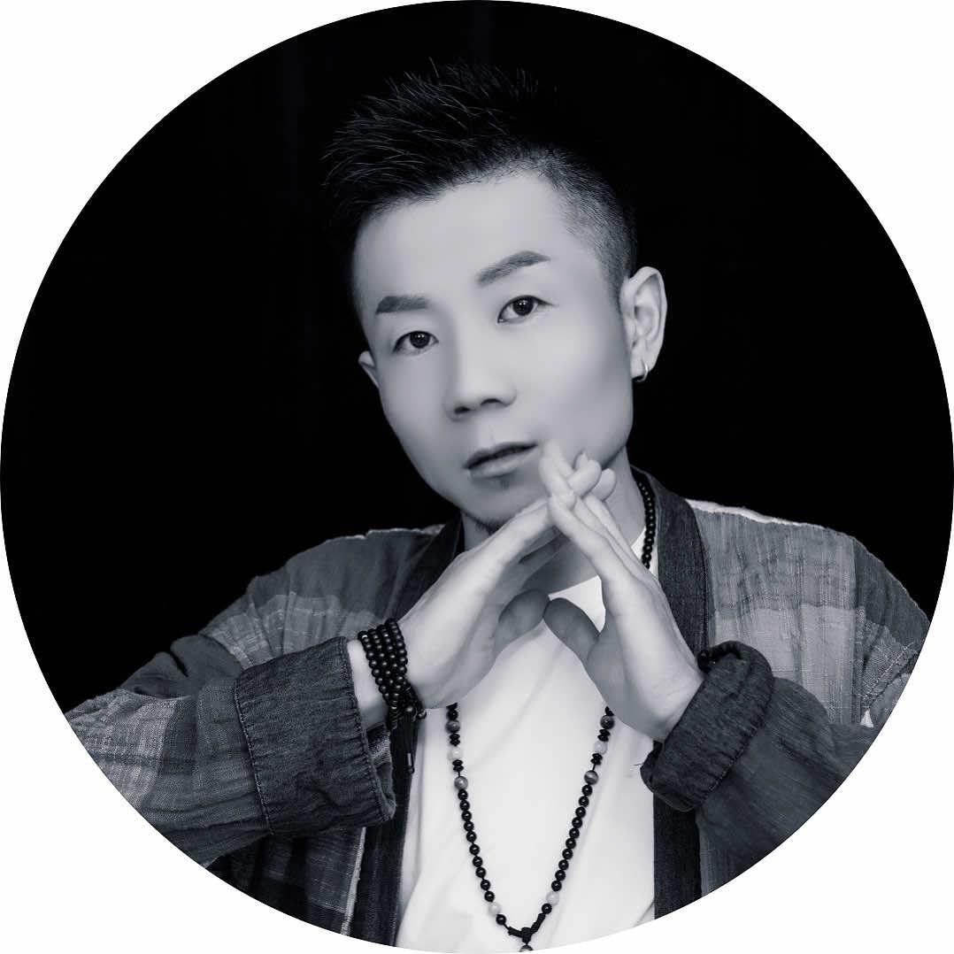 杨超短发故事
