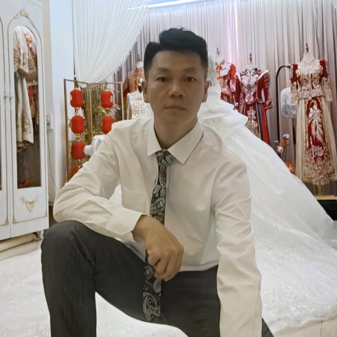 在彩塘卖婚嫁用品的心饰兄