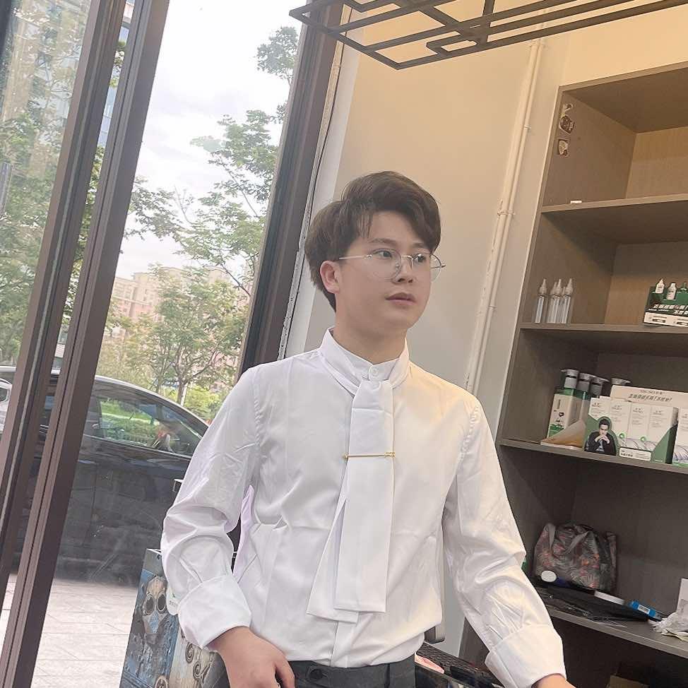 诸暨新榜美业创始人小向