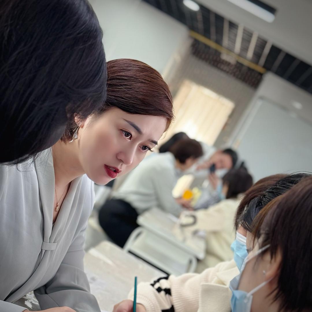 眉公子教育