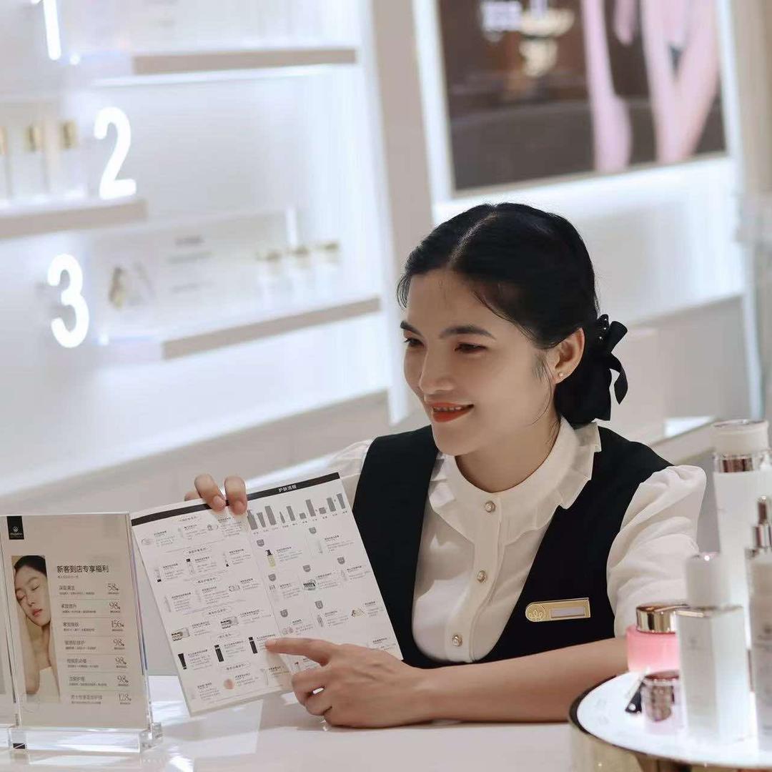 南宁爱琴海麦吉丽专柜琳琳