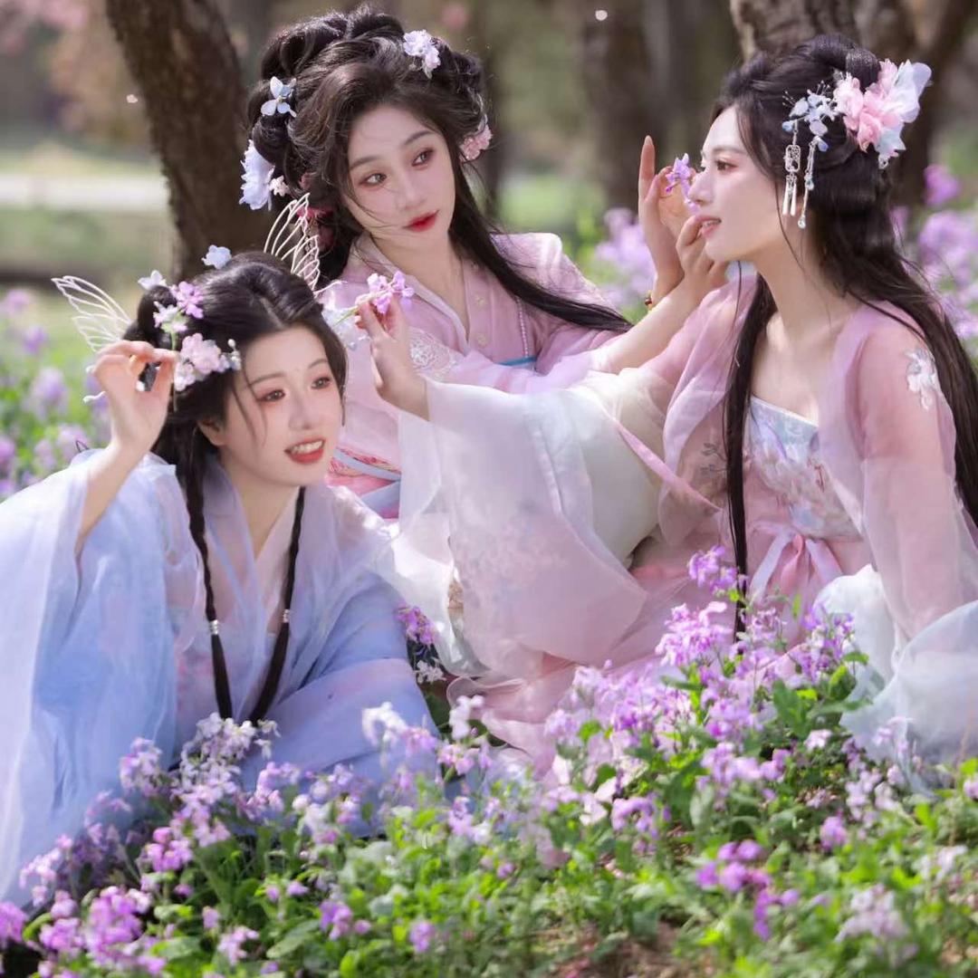 艳揽芳华汉服旗袍妆造旅拍官方号