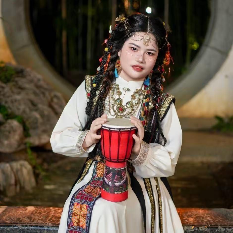 欧娜名媛官方号