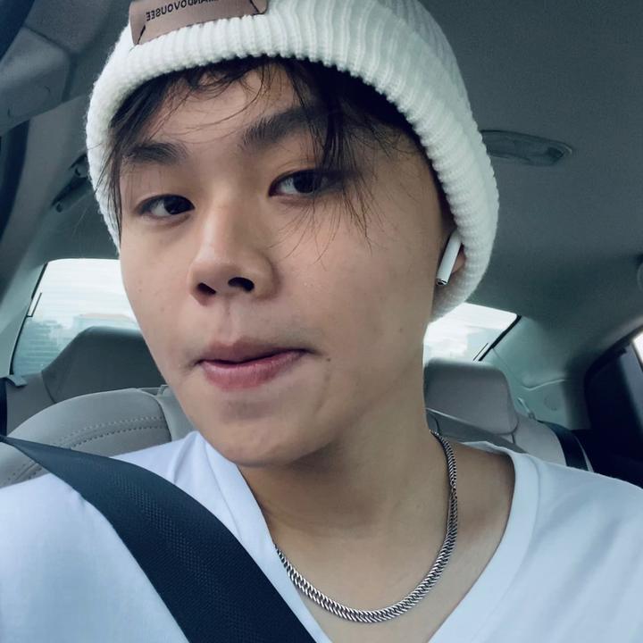 他们都叫我小V