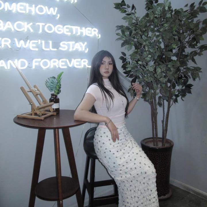 鸿运当头的大美女