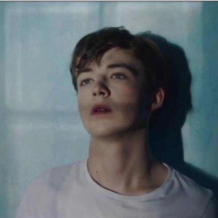 77太阳男神77