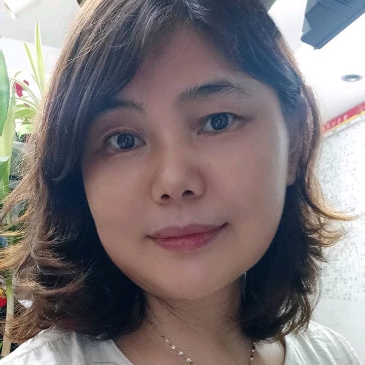@阿霞姐72年的鼠