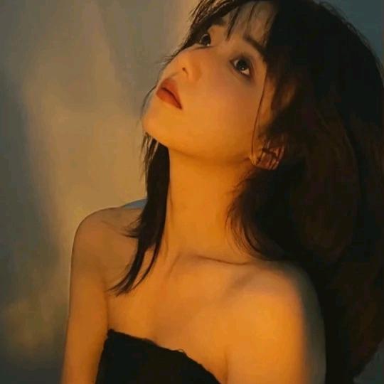 月亮🌙不晚睡
