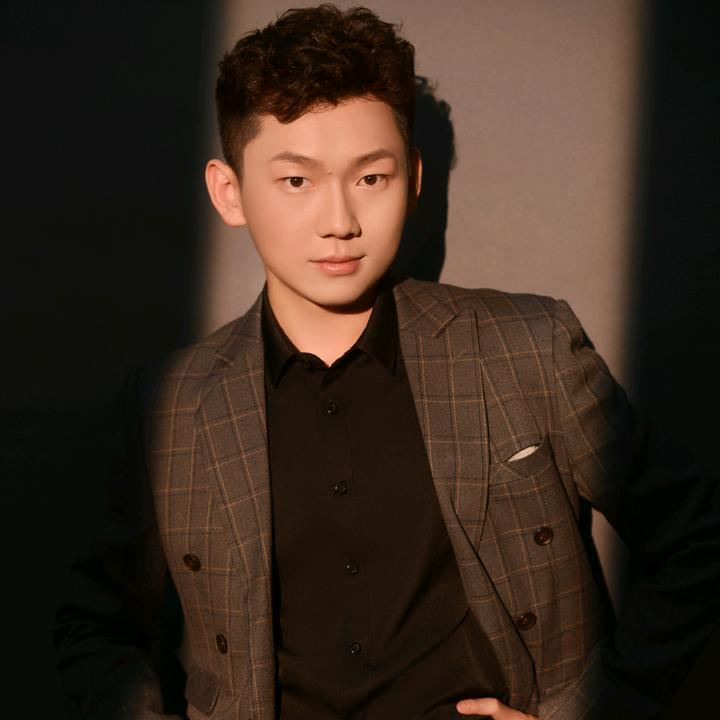 小查起舞中