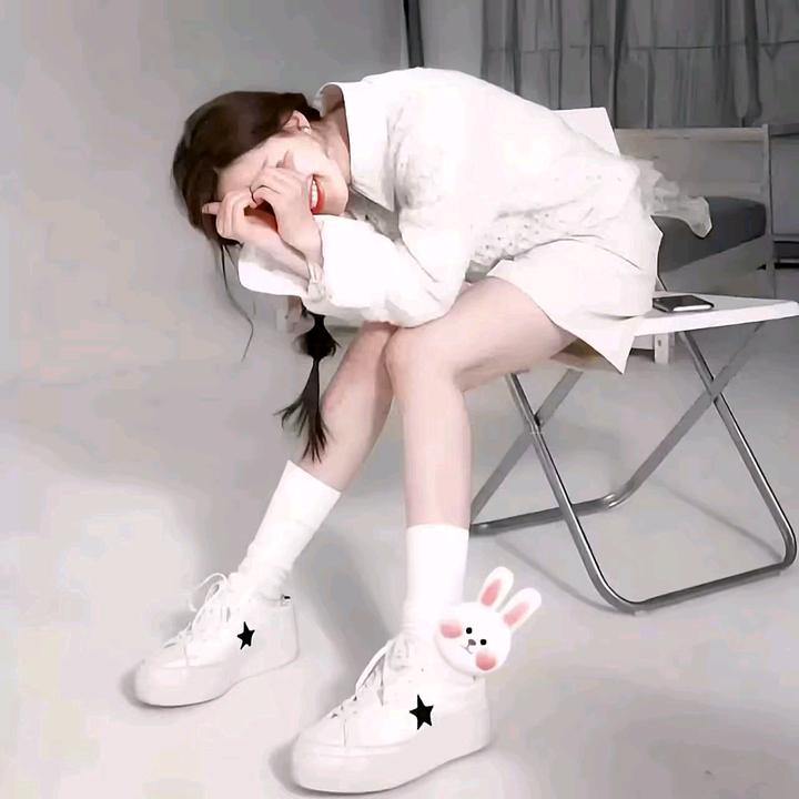 露优y.