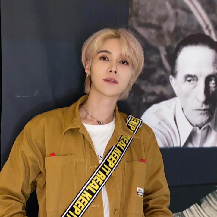 邰老板(红衣哥哥)的抖音热门视频