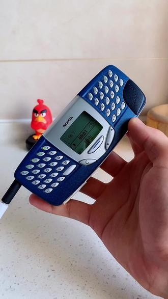 诺基亚7250i,个性直板彩信手机,10万像素镜头!拍照还行