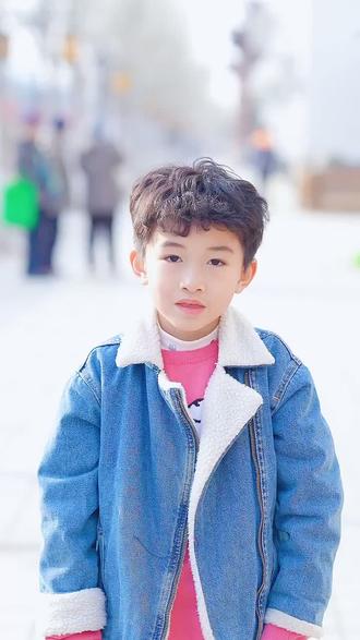 看我和@优秀少年牛延淇 一起跳一个#anysong #anysongc - 抖音